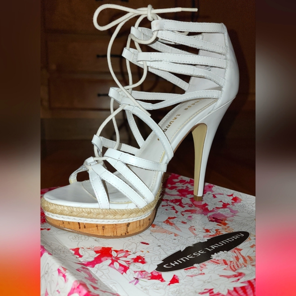 Chinese Laundry size 9 white lace up heel